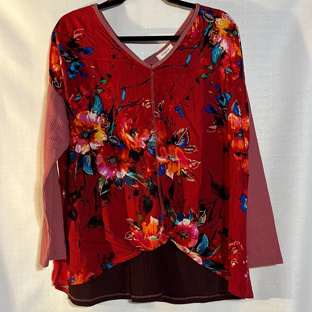 Brand new Umgee multi color top